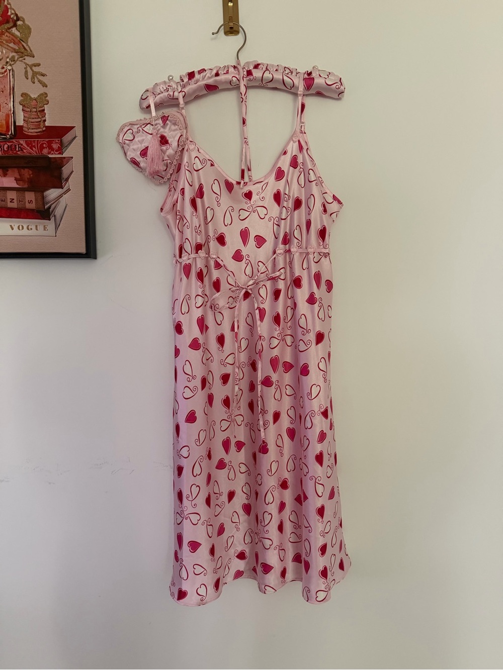 Victorian vintage Jaclyn Smith Pink and Red Heart-Print Satin Sleep Slip set - Picture 5 of 6